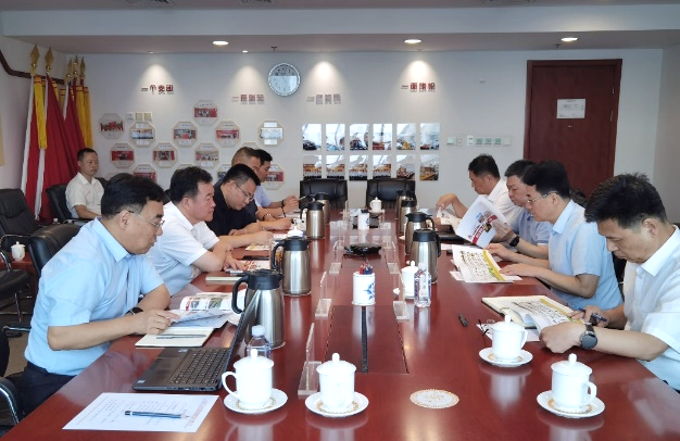 Wen Degang, general manager of Shandong Lingong, participated in the exchange activities between Linyi city leaders and central enterprises