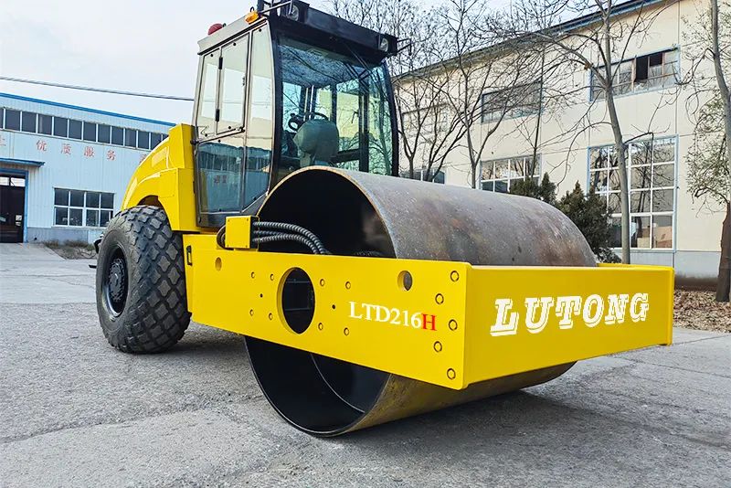 LTD 216H road roller has powerful exciting force to create perfect compaction effect!