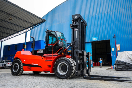 Hangzhou Fork Overseas | Hangzhou Fork X Series 25t Diesel Forklift Used in Peru Steel Plant