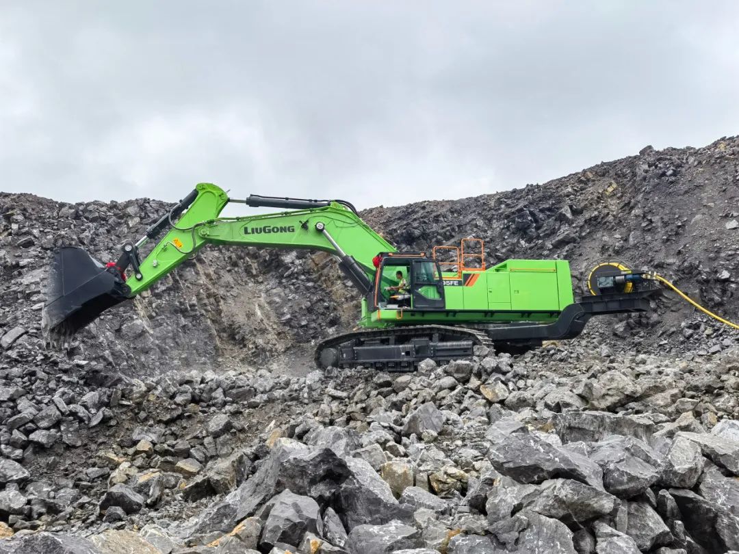 Liugong's largest electric excavator 995FE, a new model of green and efficient mining operation