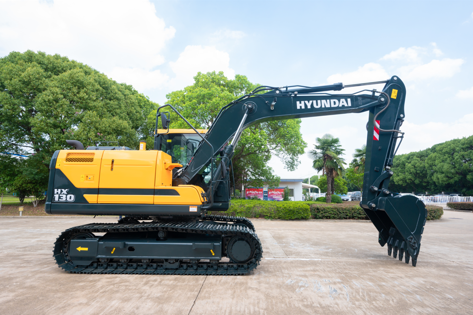 Hyundai Heavy Industries: HX130 Versatile in Rural Construction