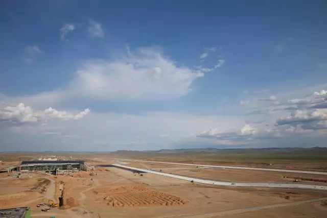 Overseas Elegance | Wittgen Double Concrete Paving Technology Facing Bad Weather to Build Runway for Ulan Bator Airport in Mongolia