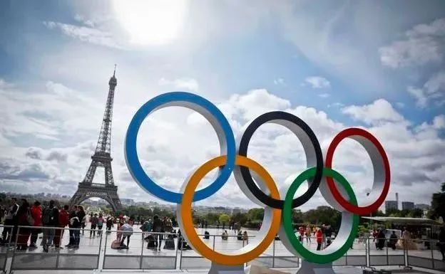 Bonjour, Paris! "XCMG Delegation" Cheers for the Olympic Games