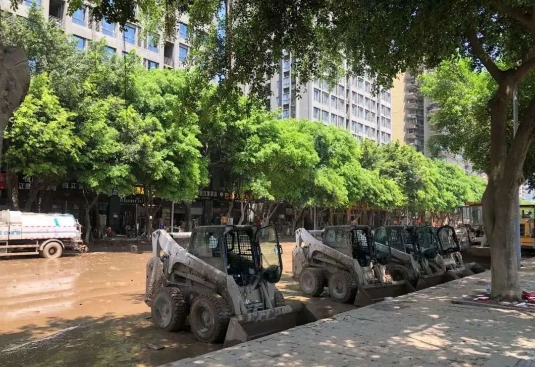 From Mud to Rebirth? Bobcat Helps Post-disaster Reconstruction