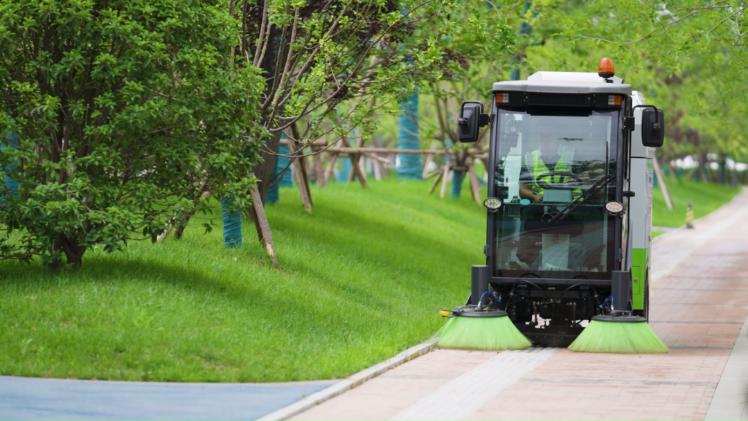 Promote the development of "green content"! Yutong Environmental Sanitation Boosts Green Transformation of Ancient Capital Xi'an