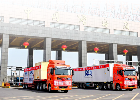 Sinotruk Shandeka TIR: The Best Choice for "High-end" Cross-border Transportation!