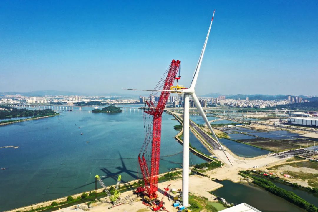 Set another record! Transformers SCC52000TM completed the hoisting of the world's first 18-20 MW wind storage network integrated offshore wind turbine.