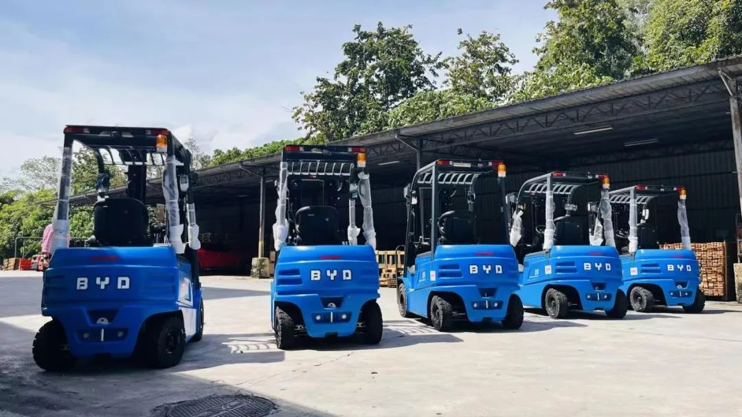 BYD Forklift Helps You Stay Away From Hot Touch in Hot Summer