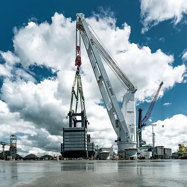 Liebherr: fully electric LS 800 E marine crane: ready to go