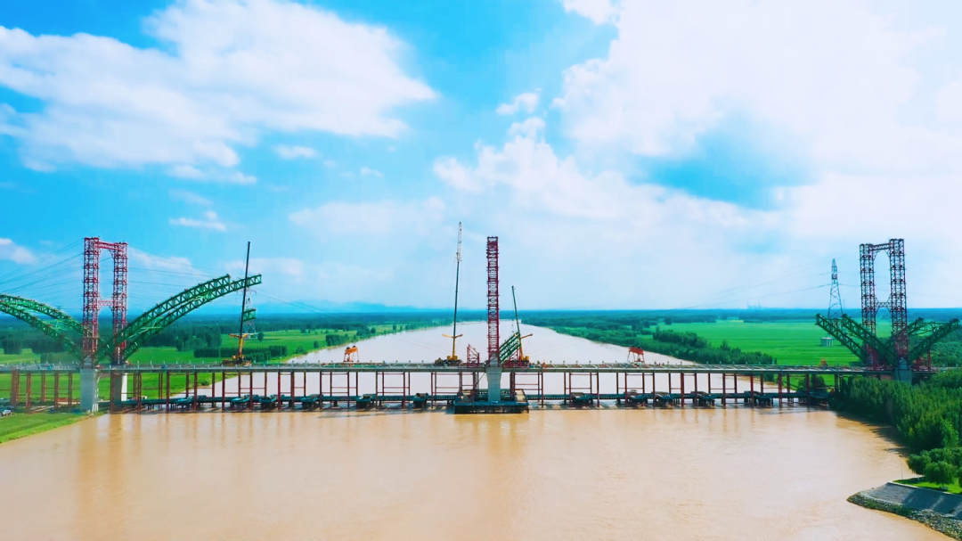 Largest in China! XCMG Super Crane Erects "Rainbow Bridge" on the Yellow River