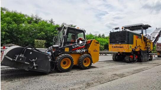 Golden combination of pavement maintenance: Liugong M200E milling machine + Liugong 365B slip sweeper