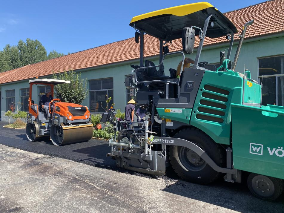 Site Report | Face Destiny! See how Vogler Super 1383i Wheeled Paver works on the construction site