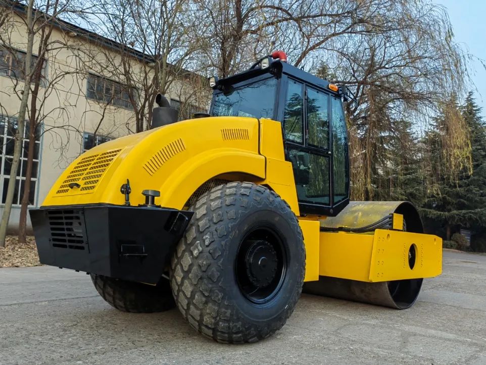 Luoyang Lutong: LT216B Road Roller | Excellent performance, create high-quality roads!