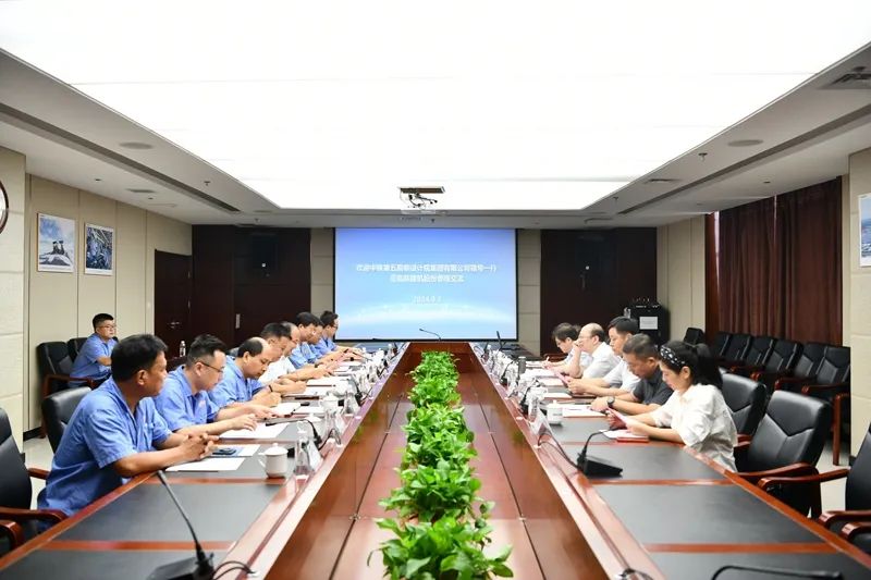 Jia Guolin, Vice President of the Fifth Railway Institute, and His Delegation Visited Shaanxi Construction Machinery Co., Ltd. for Discussion and Exchange