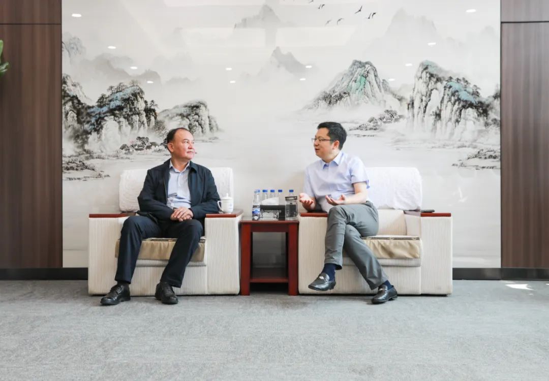 CCCC Xizhu: Peng Zhengyong Meets with Ailaiti Ismail, Deputy Secretary of the Party Committee and Director of the Highway Development Center of Xinjiang Uygur Autonomous Region