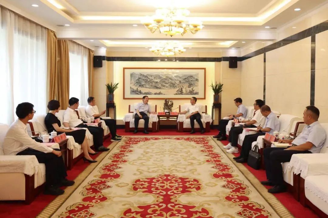 Sany Heavy Industry: Xiang Wenbo Talks with Zhang Deqin, Party Secretary and Chairman of Moutai Group