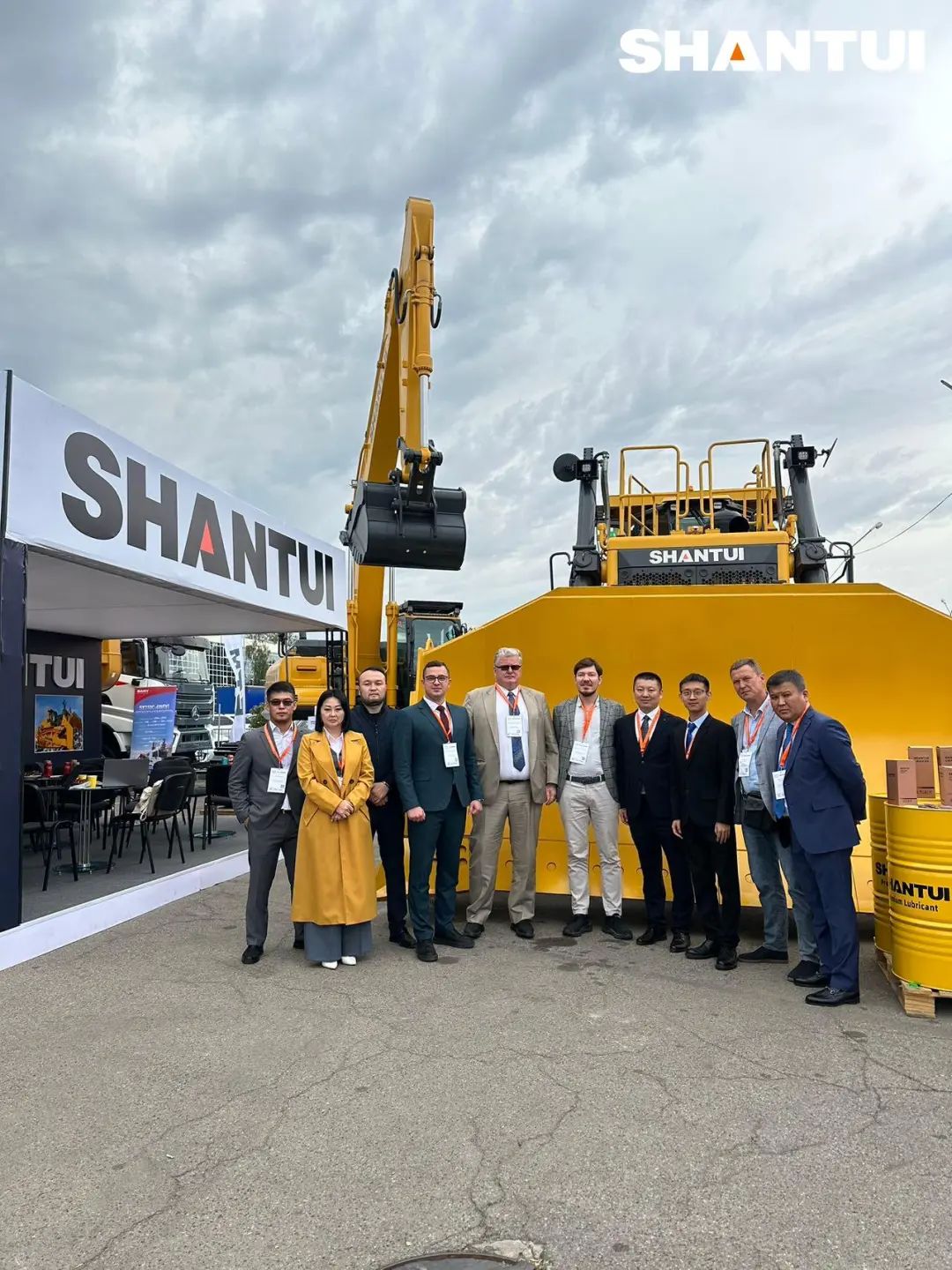 Shantui made its debut at the Central Asia Mining Equipment Exhibition