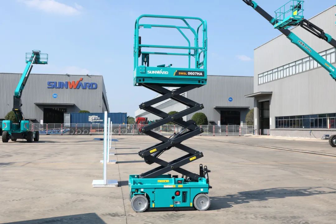 Go to the "new"! Sunward Intelligence Releases Another Electric Hydraulic Scissor Aerial Work Platform