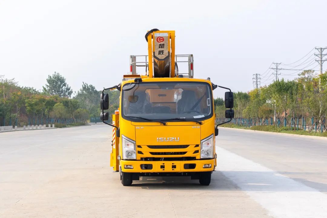 Chusheng Automobile Isuzu 33m Aerial Work Vehicle