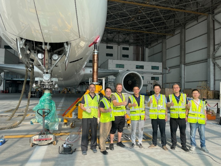 Liebherr Supports China Eastern Airlines A350 Nose Landing Gear Maintenance