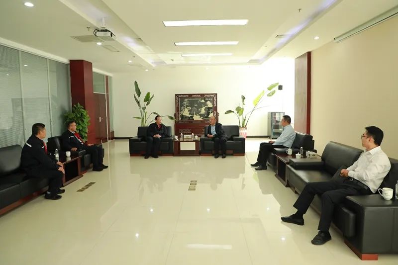 Yang Hongjun and His Delegation Visited Pujie Nenghua (Shaanxi Construction Machinery)