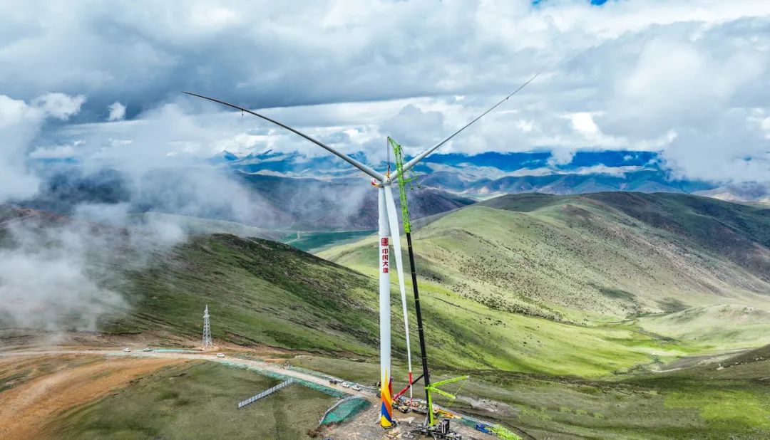 Zoomlion Crane Helps Complete Lifting of the World's Highest Altitude Wind Power Project Under Construction