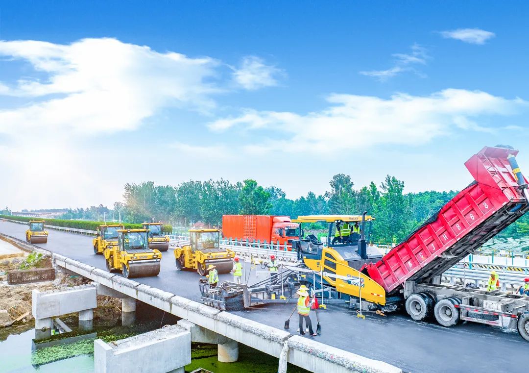 Jiangsu Expressway Staged XCMG Complete Road Machinery Blockbuster!