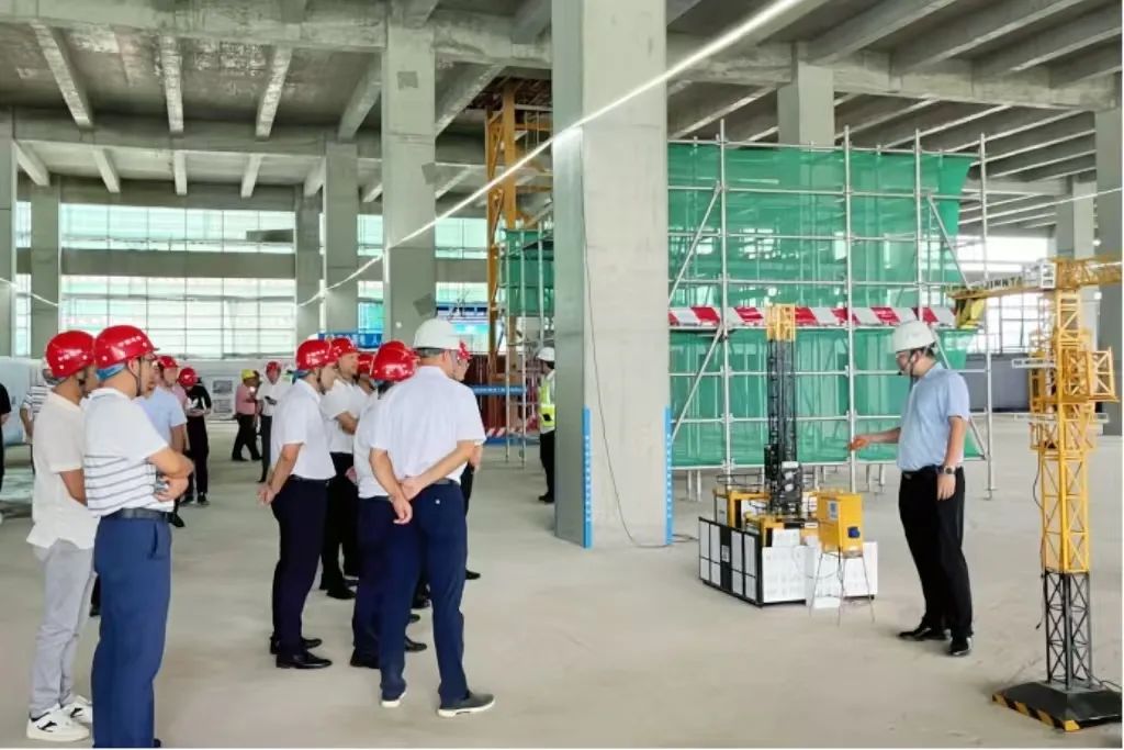 The first green energy demonstration park in China! The company was invited to participate in the capping and project quality and safety model observation activities of the new space project (Phase I) of the main platform industry in Yangjiang City, Guang