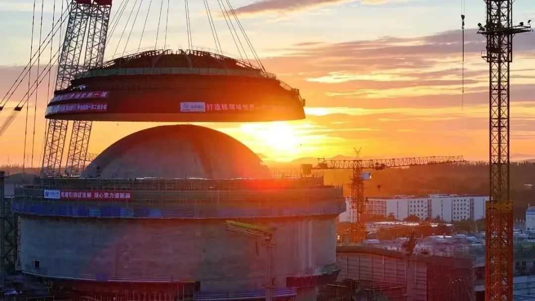 "Hualong 1" was "crowned" again, and Zoomlion crane successfully hoisted the outer dome of Changjiang Nuclear Power Unit 3.