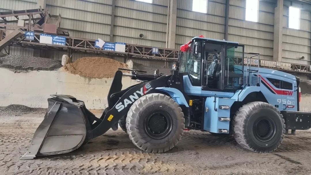 Perfect Delivery | SANY SW956E Electric Loader Delivered to Jingjiang Henghui Cement Again