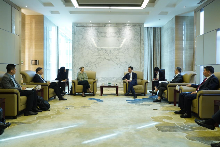 Mr. Zhao Zhanguo, Deputy General Manager of China National Gold Group, met with the leaders of Epiroc Group and reached strategic cooperation.