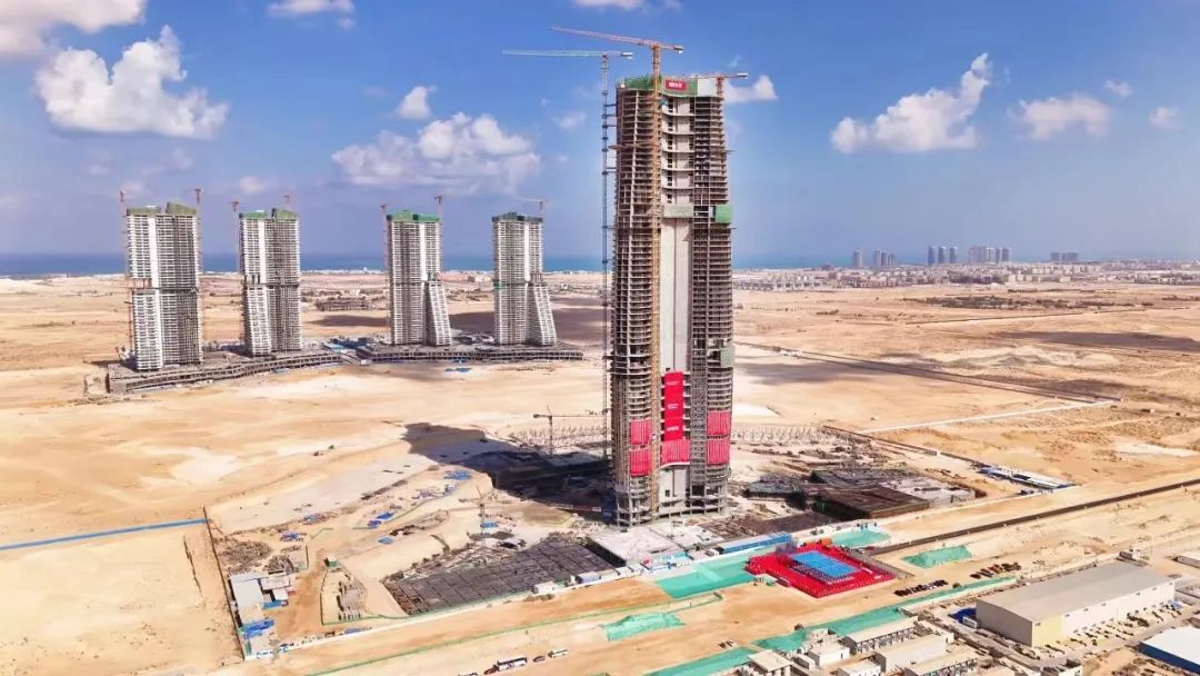 Egypt's New Landmark Successfully Capped, Zoomlion Tower Crane Refreshes Africa's Skyline