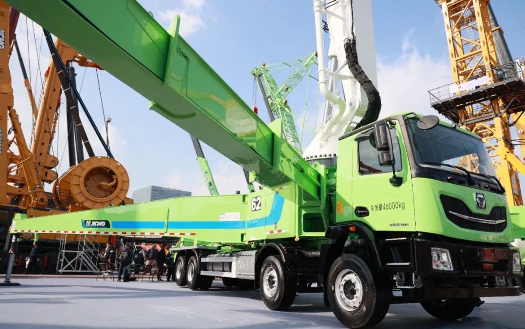 Thumbs up at home and abroad! XCMG Concrete Machinery BMW Exhibition Attracts Numerous Fans