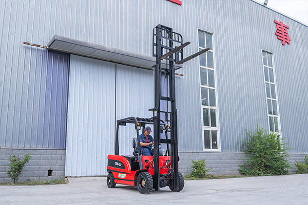Hengwang HW 3T  Electric Forklift