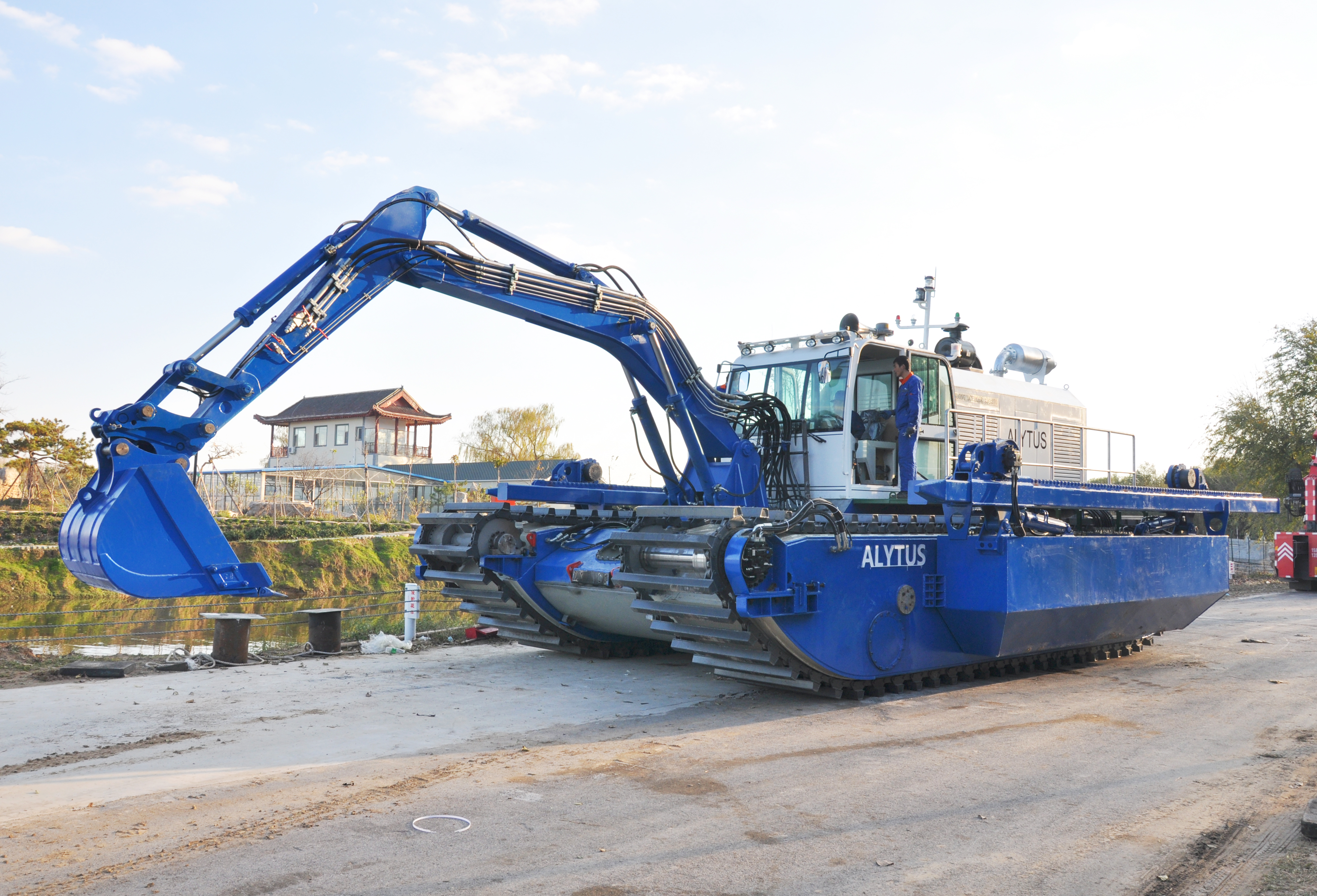 JULONG 两栖式多功能设备 Amphibious multifunctional equipment